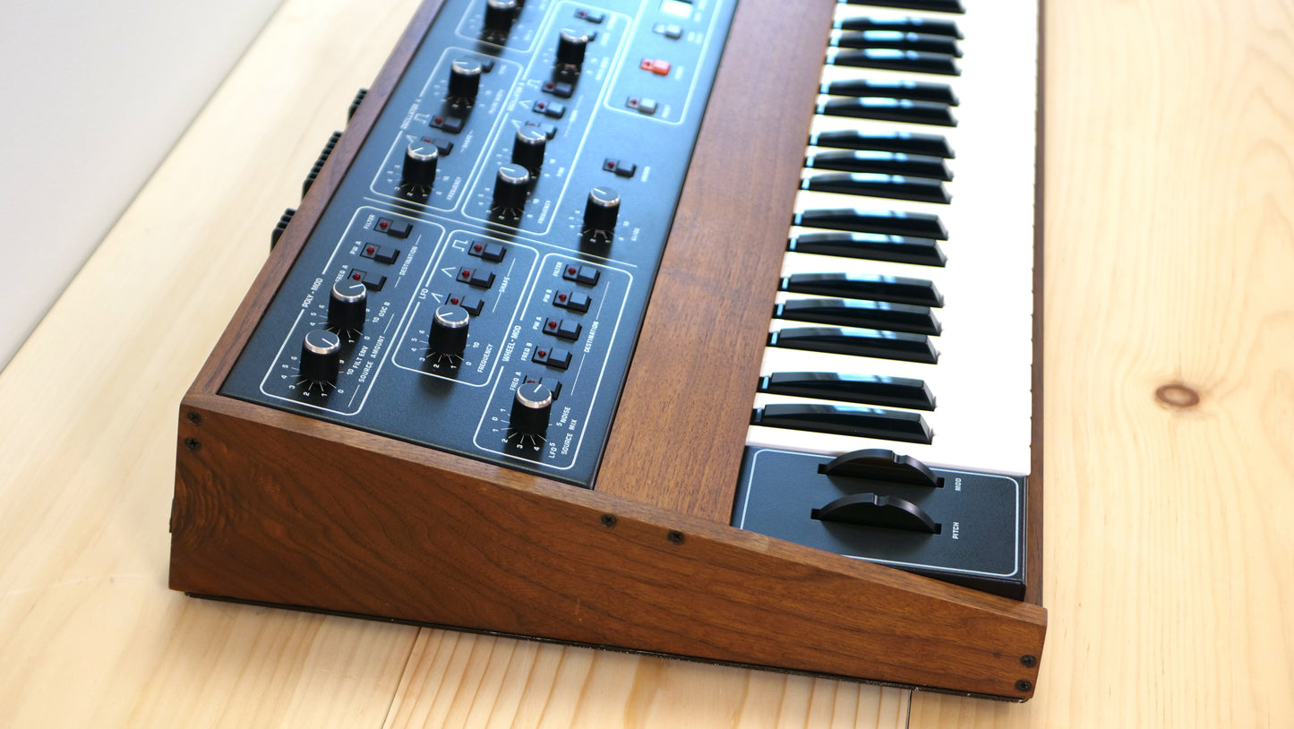 Sequential Circuits Prophet 5 Rev. 3.3 (with MIDI)