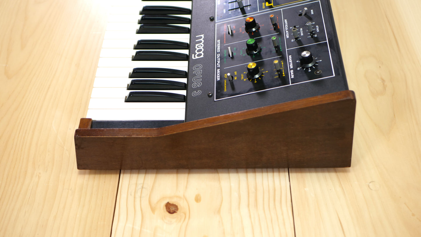 Moog Opus 3
