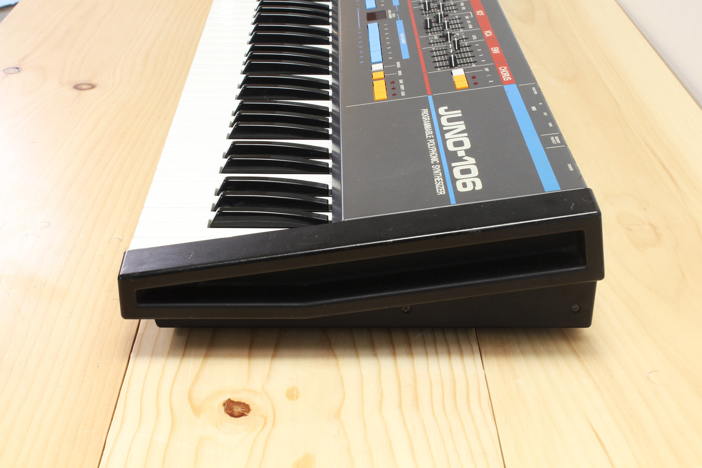 Roland Juno-106
